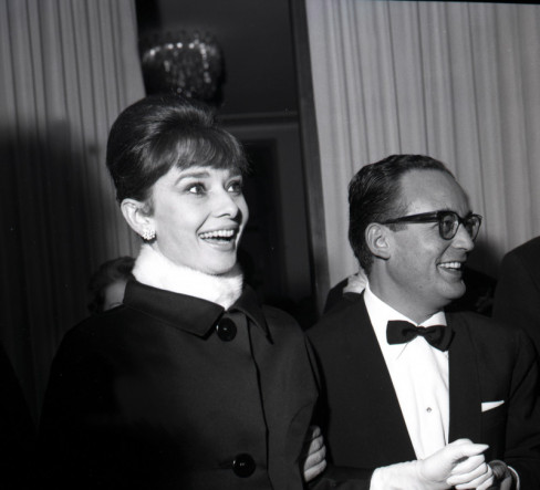 Odri Hepbern i Dino De Laurentis 1961. godine