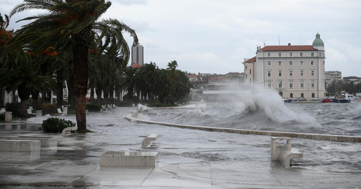 Nevreme U Hrvatskoj, Poplave I Oluja Na Moru